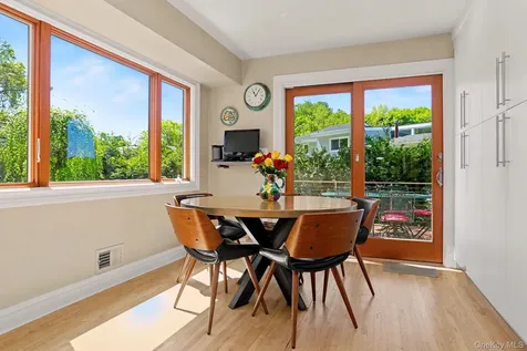 95 Gail Drive New Rochelle NY 10805