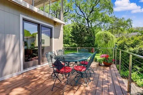 95 Gail Drive New Rochelle NY 10805