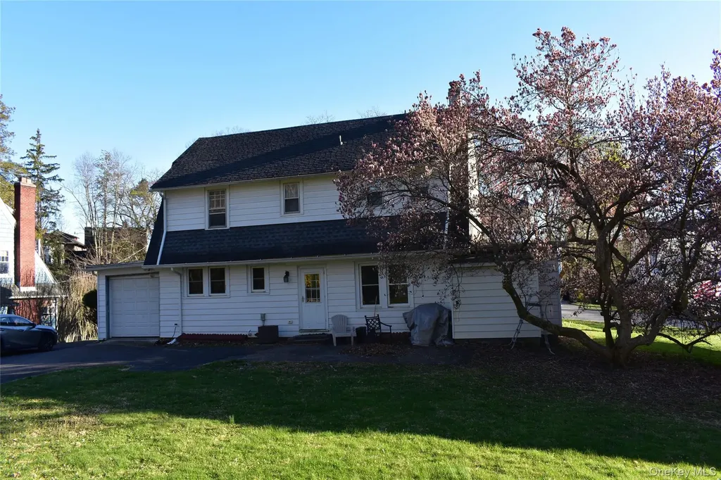 21 Rosalind Road Poughkeepsie NY 12601