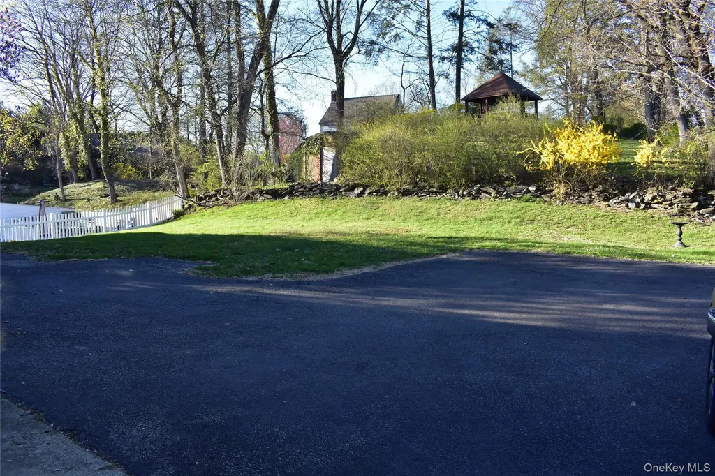 21 Rosalind Road Poughkeepsie NY 12601