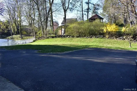 21 Rosalind Road Poughkeepsie NY 12601