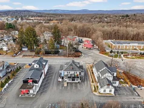 2002 E Main Street Mohegan Lake NY 10547
