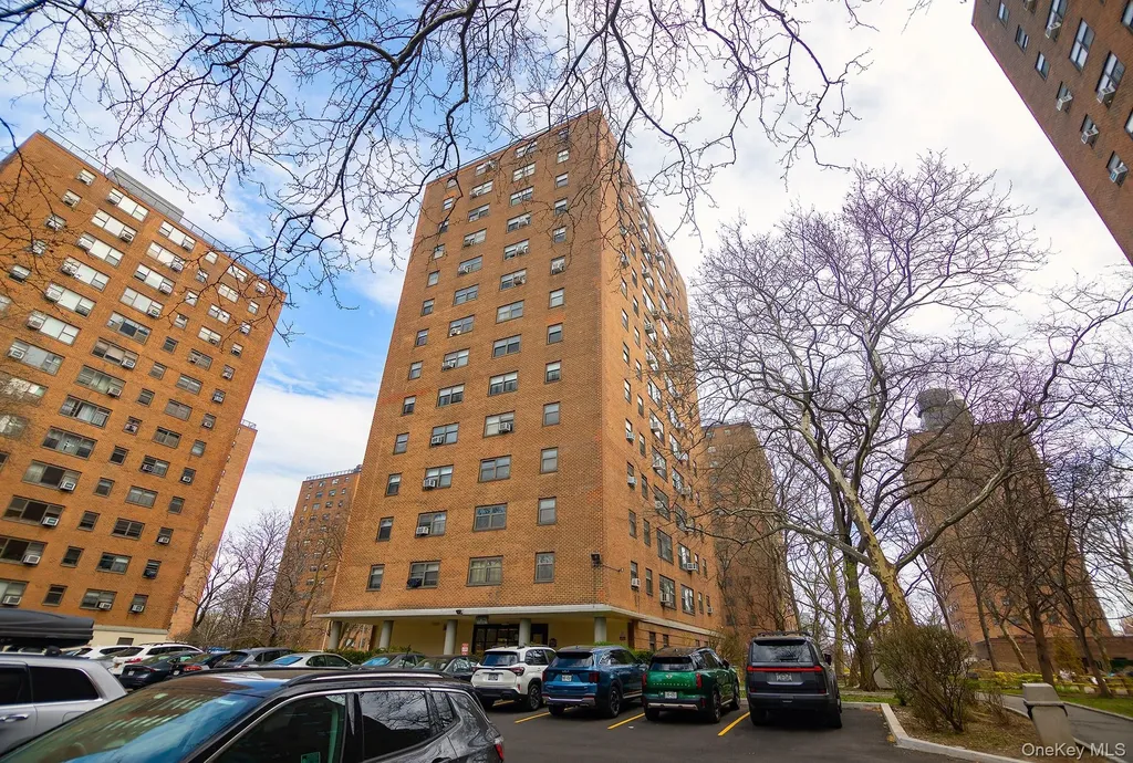 21-41 34th Avenue Astoria NY 11106