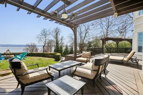2 Tompkins Court Nyack NY 10960