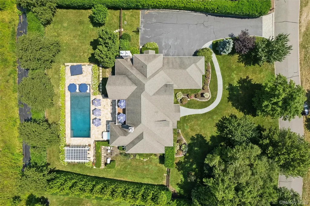 2675 Laurel Trail Laurel NY 11948
