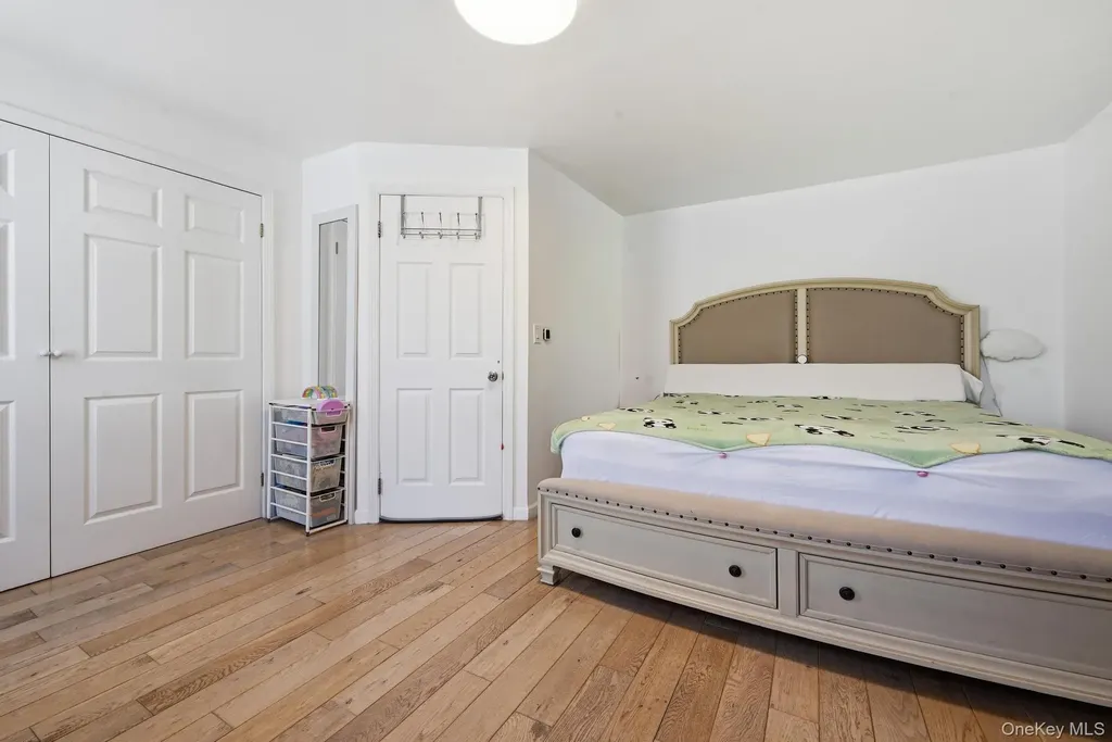 38 Fordham Street Williston Park NY 11596
