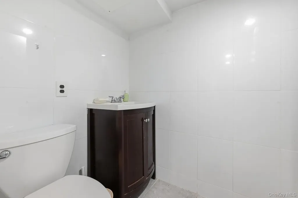 38 Fordham Street Williston Park NY 11596