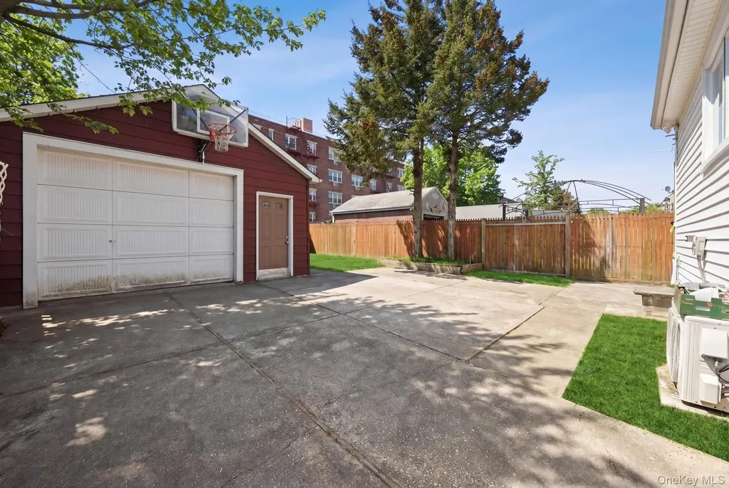 38 Fordham Street Williston Park NY 11596