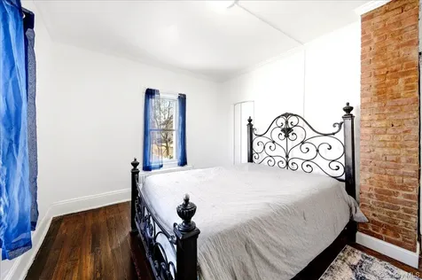 101 Fortfield Avenue Yonkers NY 10701