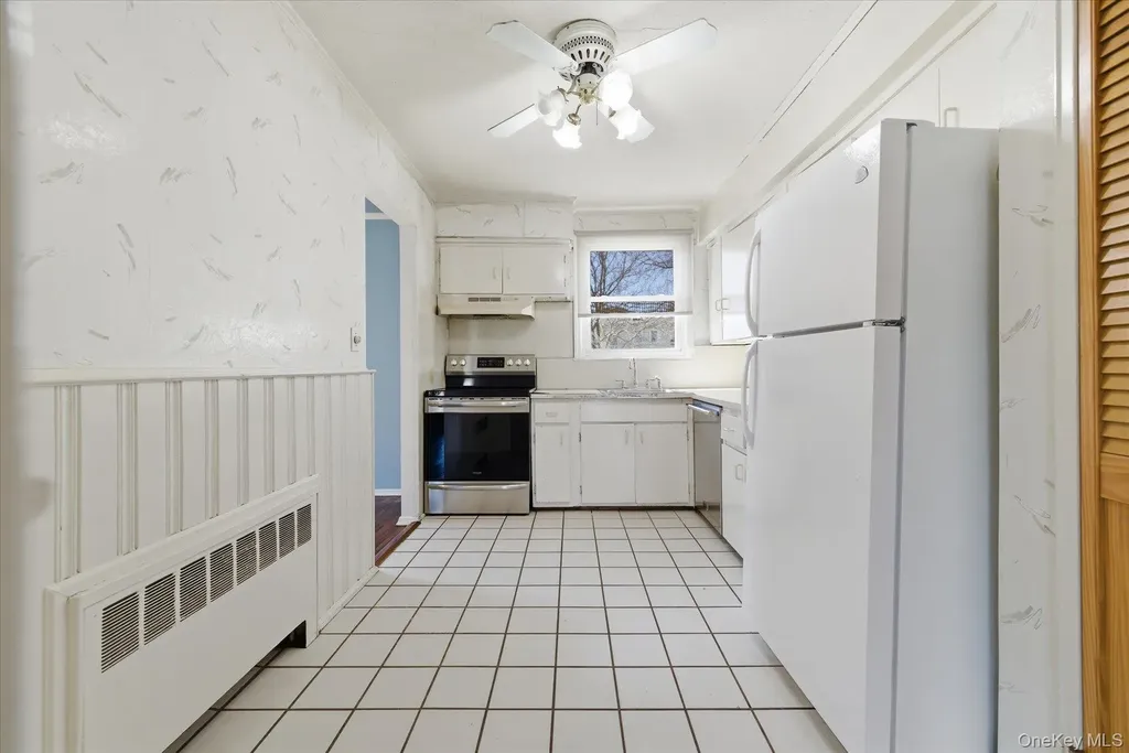 95 Thompson Avenue Oceanside NY 11572