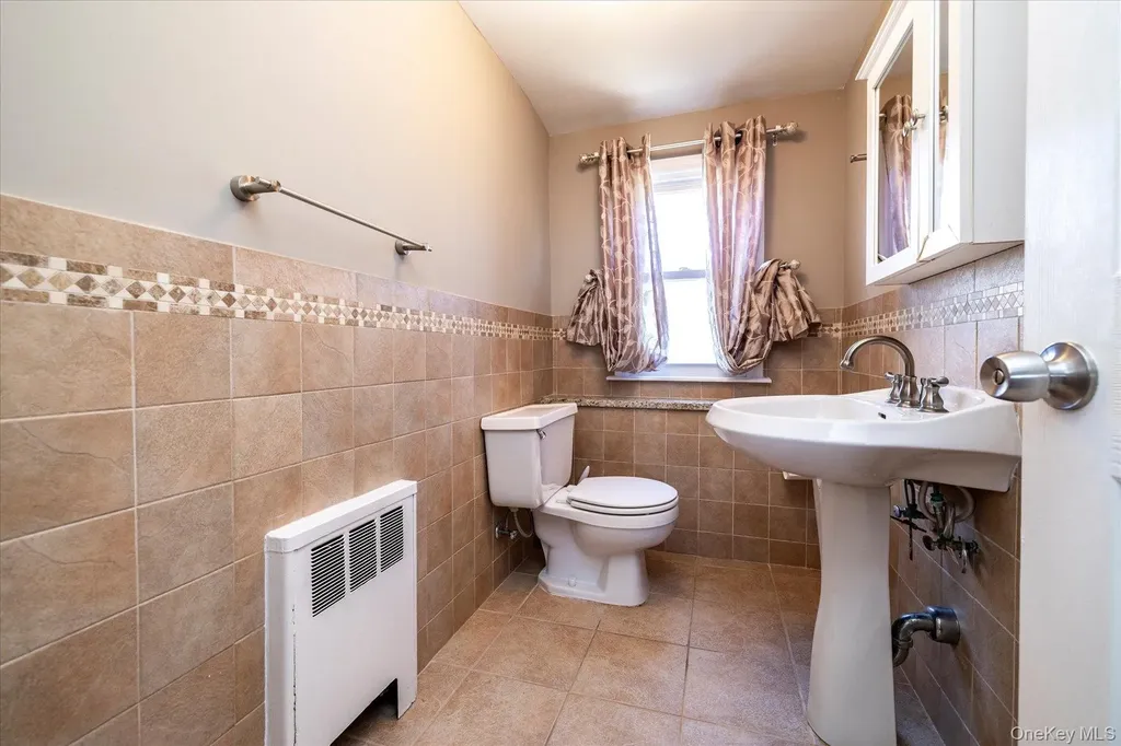 95 Thompson Avenue Oceanside NY 11572