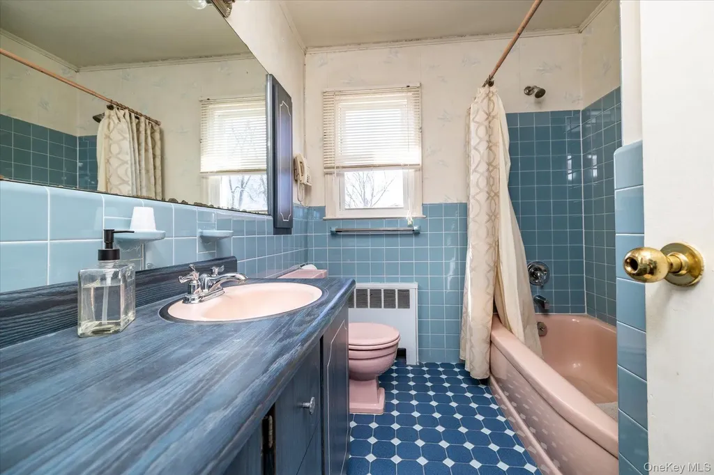 95 Thompson Avenue Oceanside NY 11572
