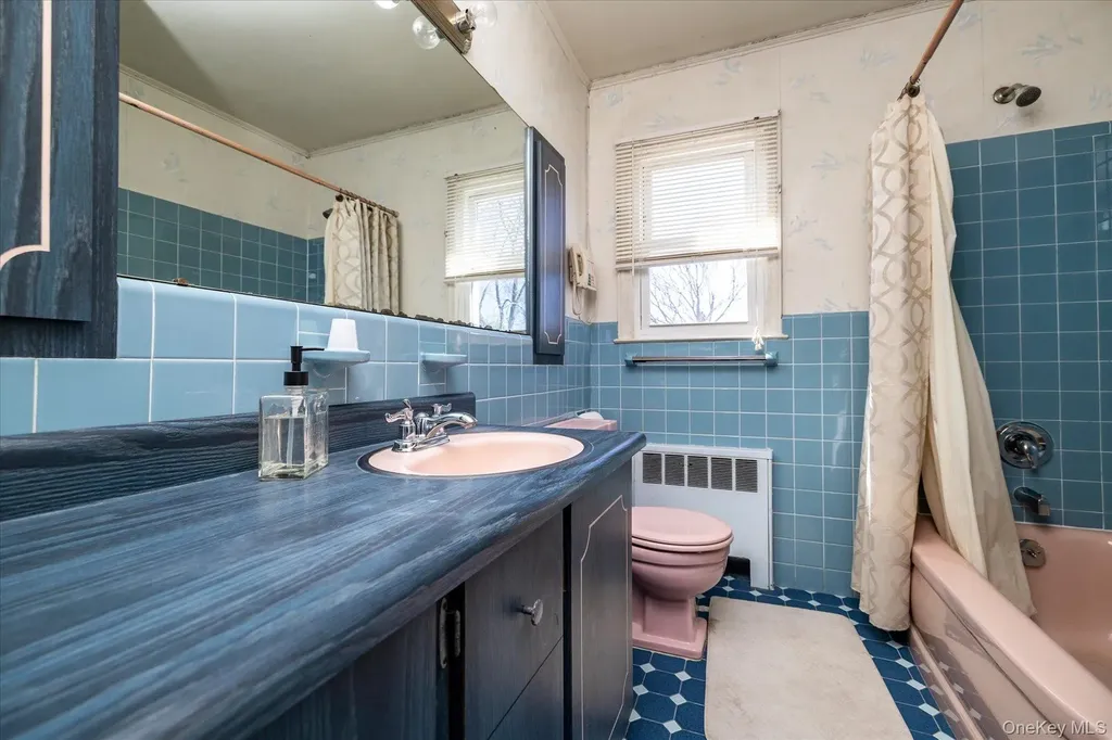 95 Thompson Avenue Oceanside NY 11572