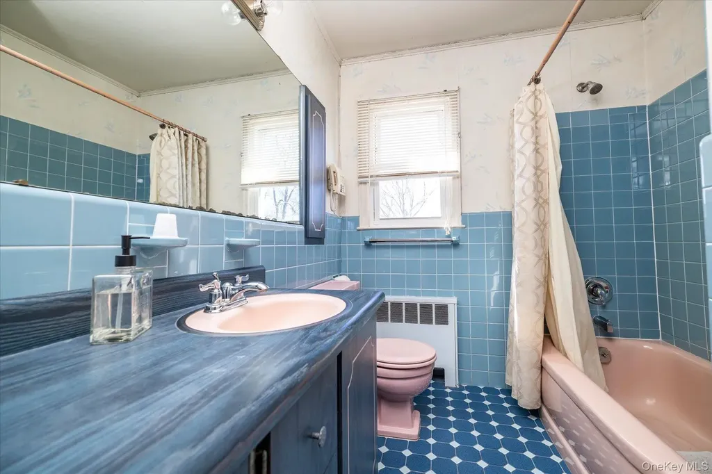 95 Thompson Avenue Oceanside NY 11572