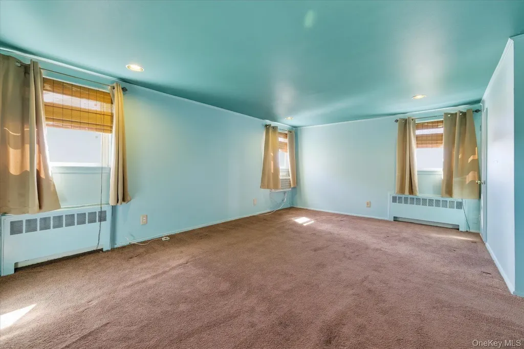 95 Thompson Avenue Oceanside NY 11572