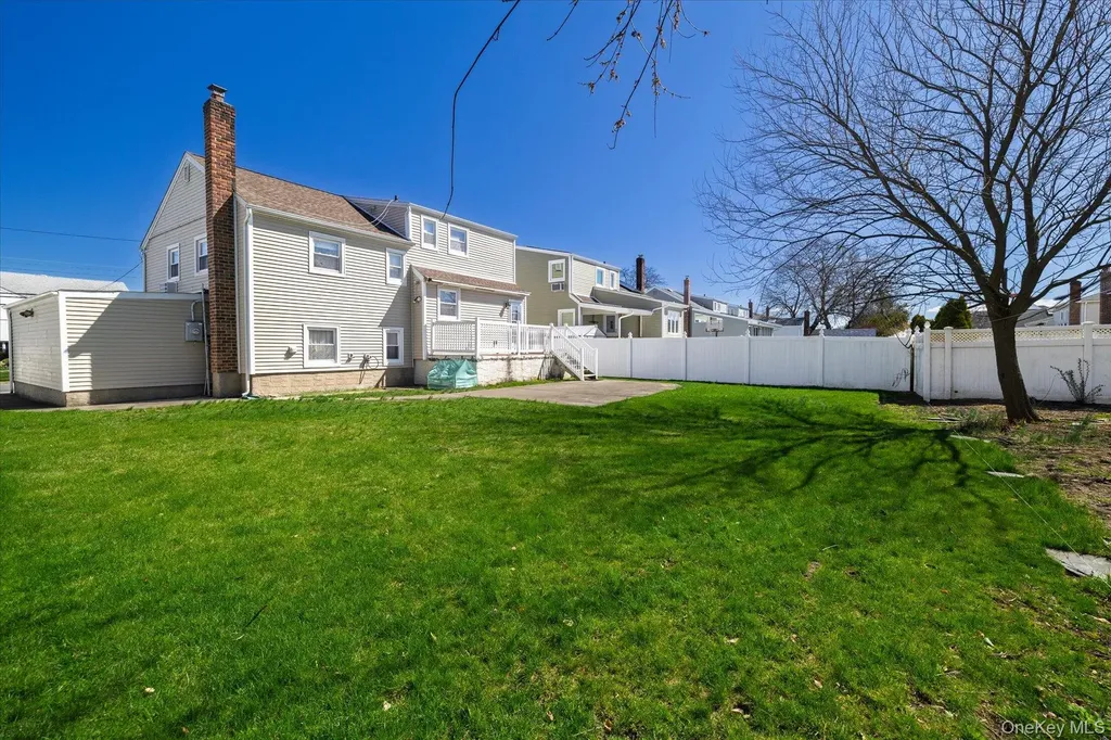 95 Thompson Avenue Oceanside NY 11572