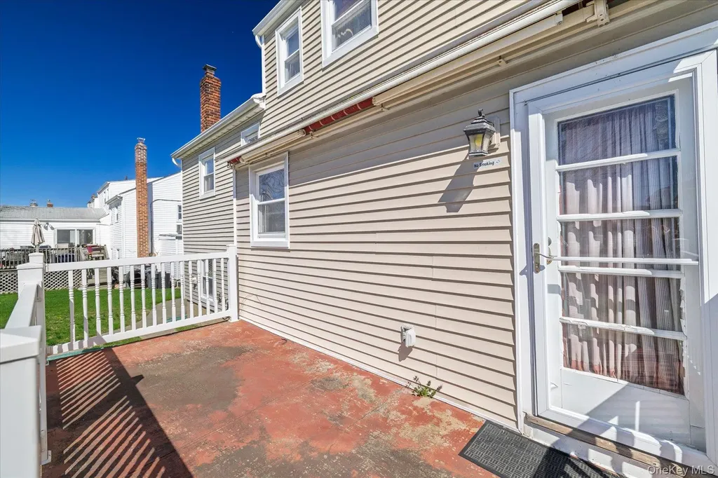 95 Thompson Avenue Oceanside NY 11572