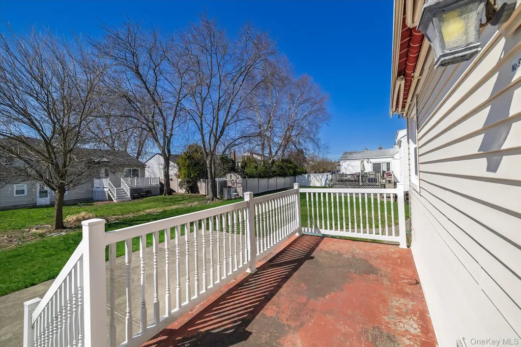 95 Thompson Avenue Oceanside NY 11572