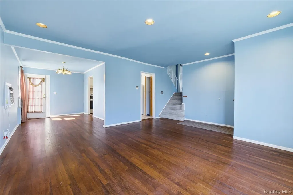 95 Thompson Avenue Oceanside NY 11572