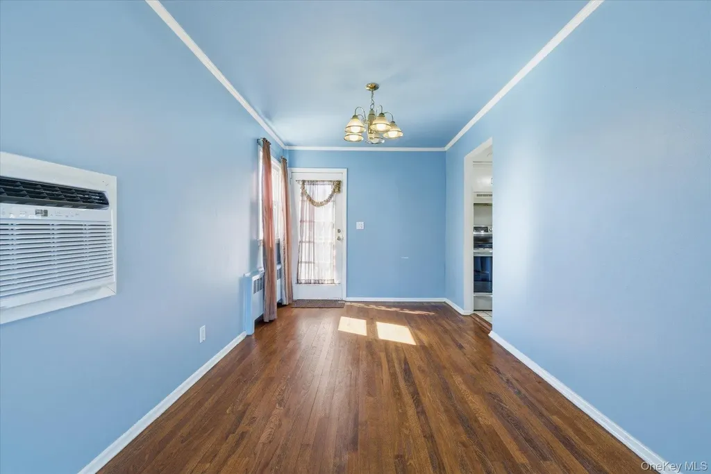 95 Thompson Avenue Oceanside NY 11572