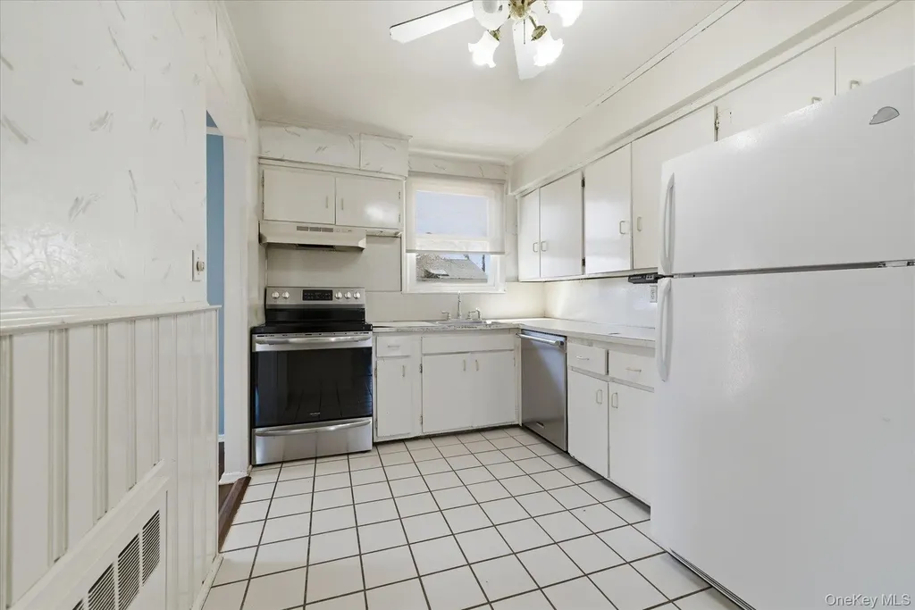 95 Thompson Avenue Oceanside NY 11572