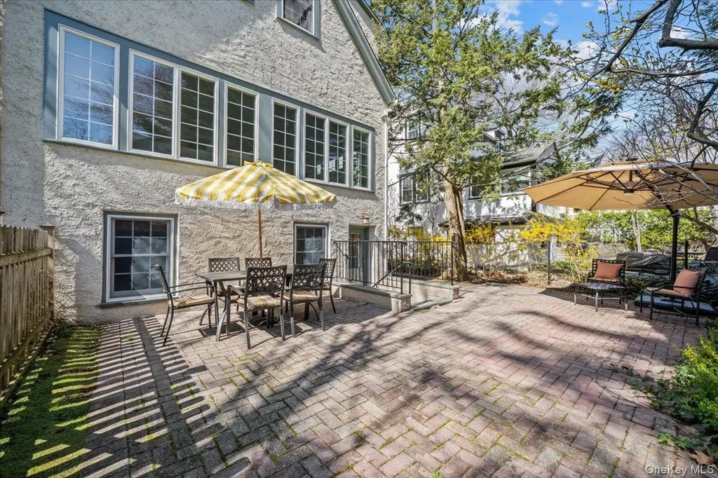 26 Shadow Lane Larchmont NY 10538