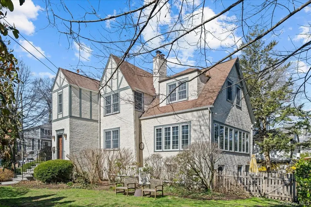 26 Shadow Lane Larchmont NY 10538