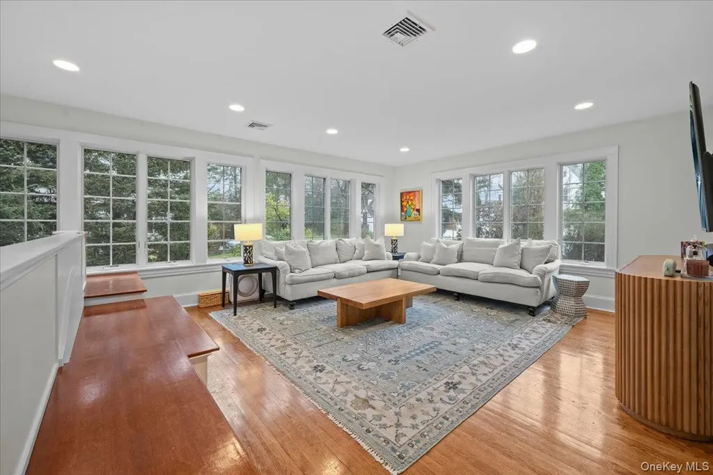 26 Shadow Lane Larchmont NY 10538