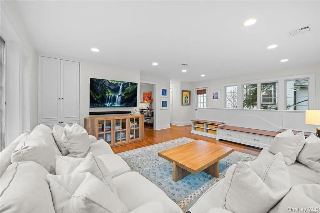 26 Shadow Lane Larchmont NY 10538