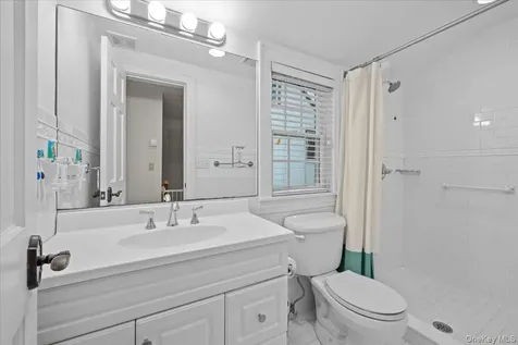 26 Shadow Lane Larchmont NY 10538