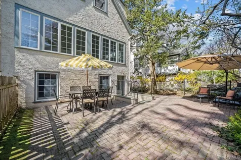 26 Shadow Lane Larchmont NY 10538