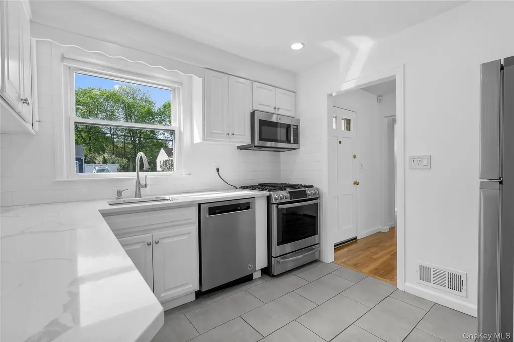22 Rogers Drive New Rochelle NY 10804