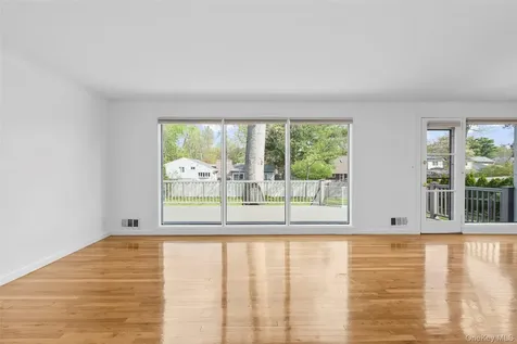 22 Rogers Drive New Rochelle NY 10804