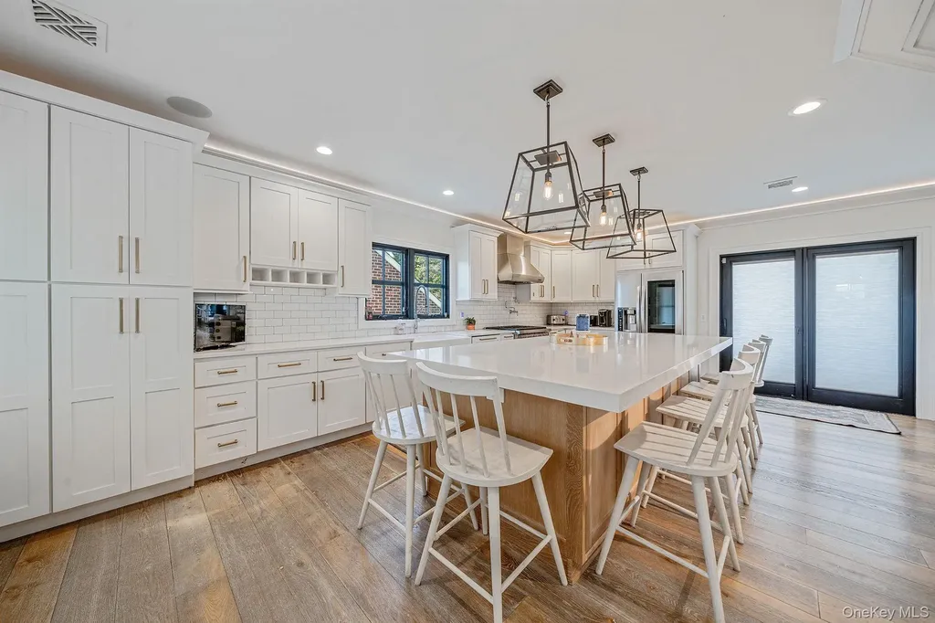 347 Broadway Carle Place NY 11514
