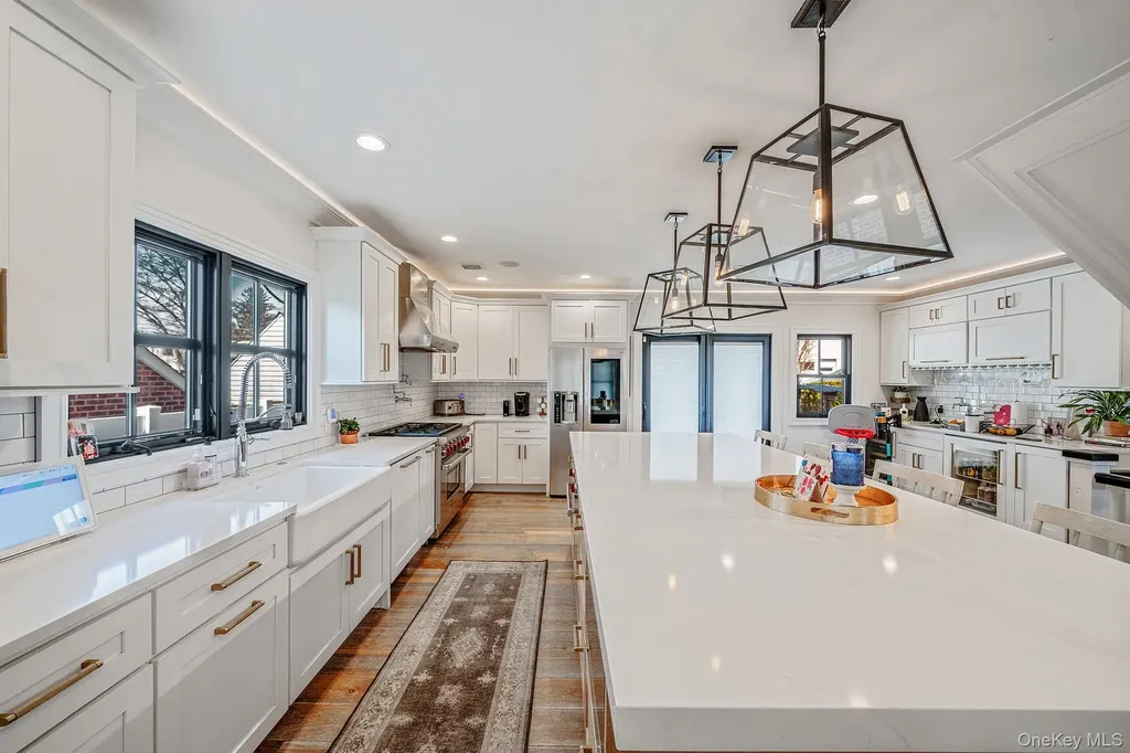 347 Broadway Carle Place NY 11514