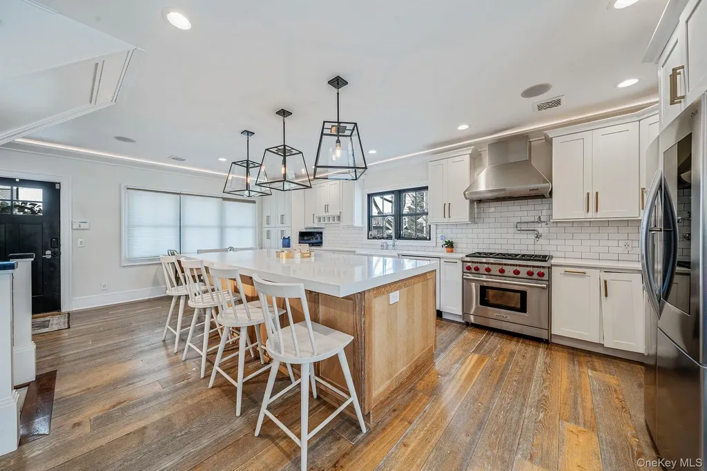 347 Broadway Carle Place NY 11514