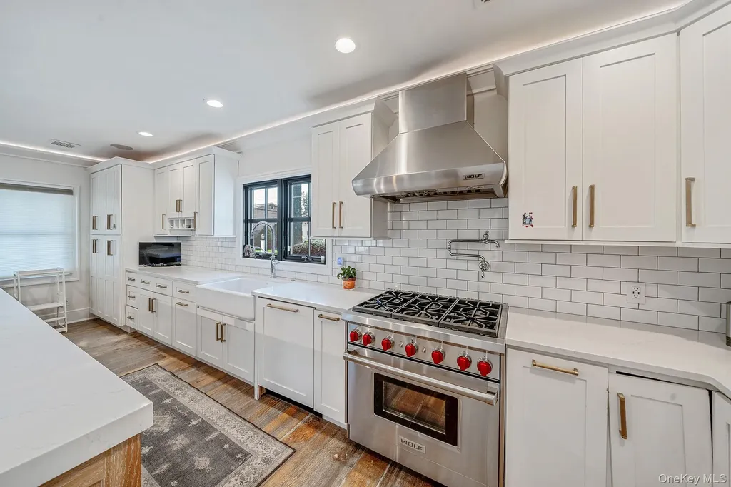 347 Broadway Carle Place NY 11514