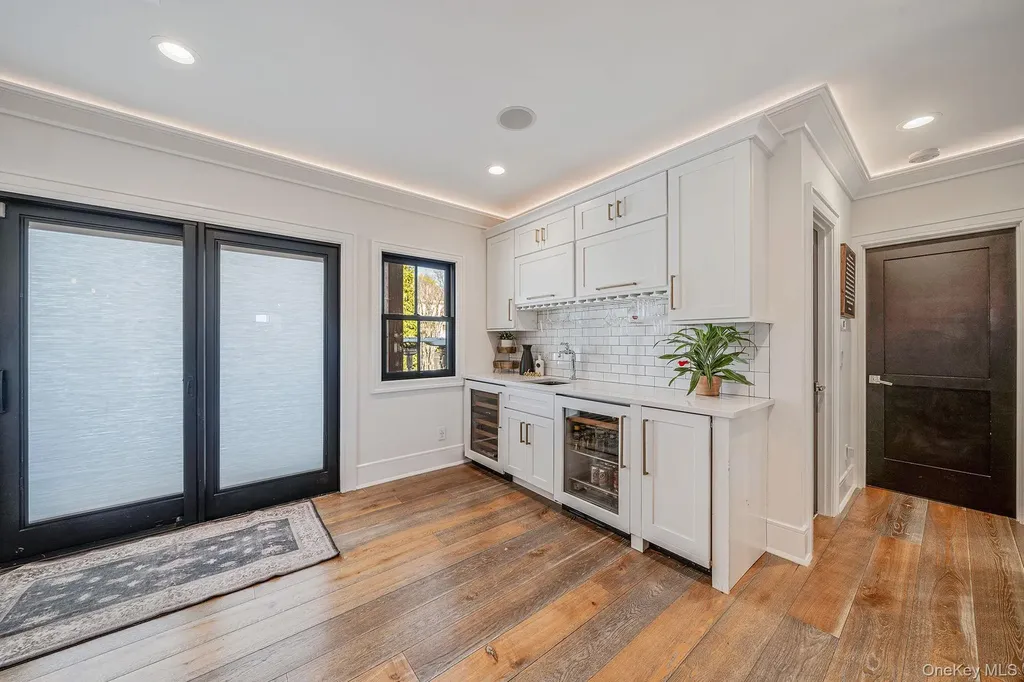 347 Broadway Carle Place NY 11514
