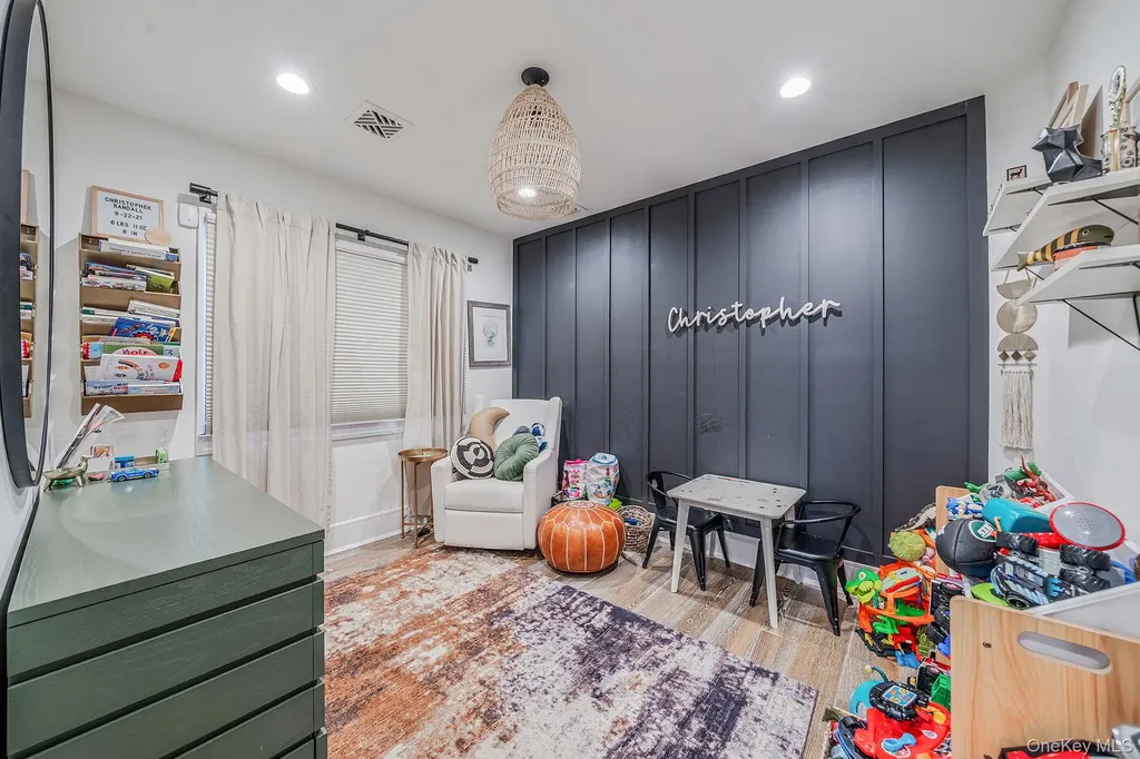 347 Broadway Carle Place NY 11514