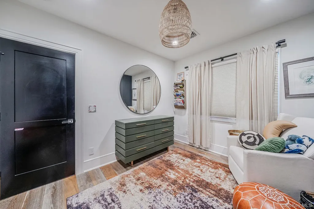 347 Broadway Carle Place NY 11514