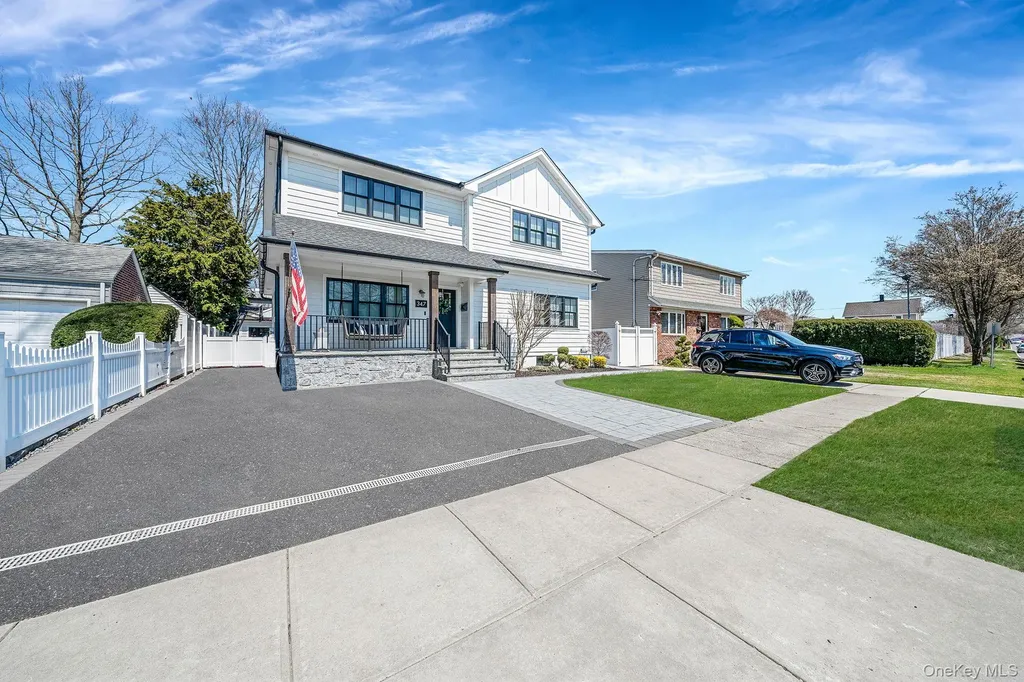 347 Broadway Carle Place NY 11514