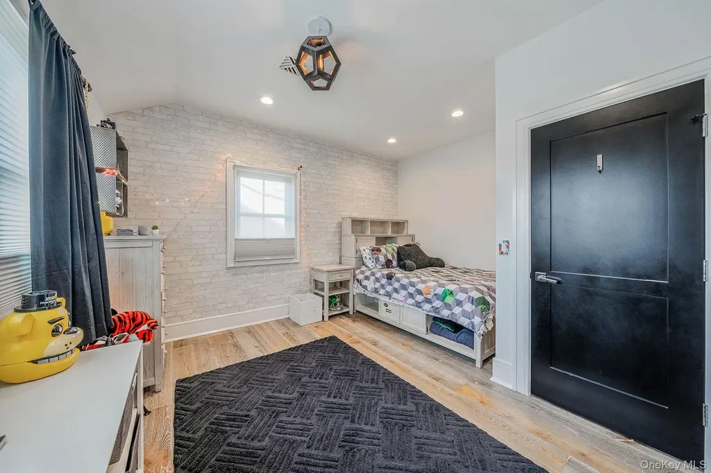 347 Broadway Carle Place NY 11514