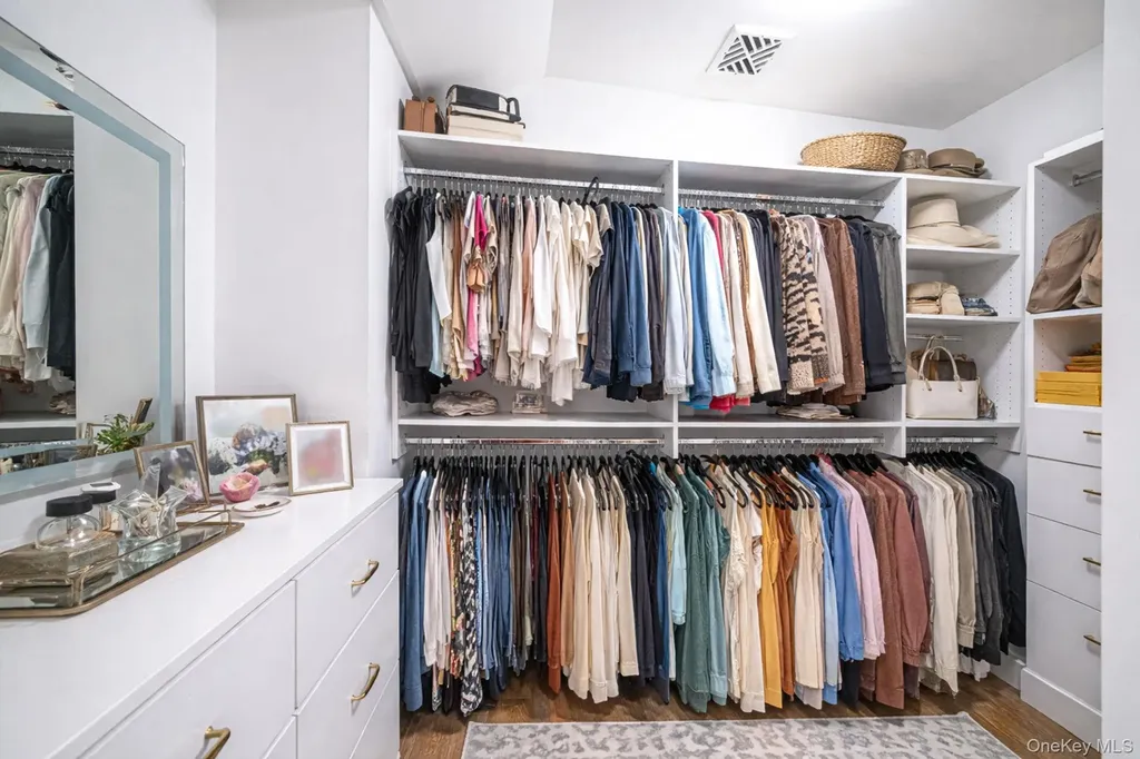 347 Broadway Carle Place NY 11514