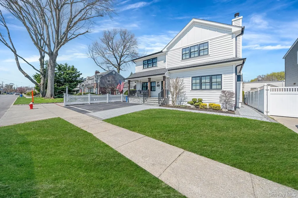 347 Broadway Carle Place NY 11514