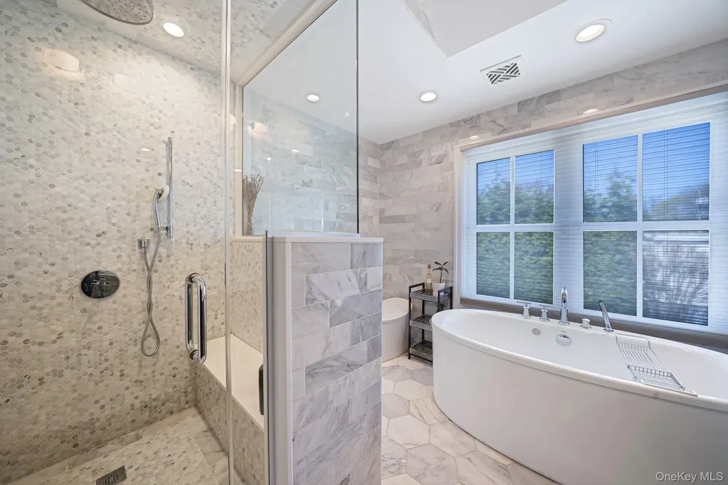 347 Broadway Carle Place NY 11514