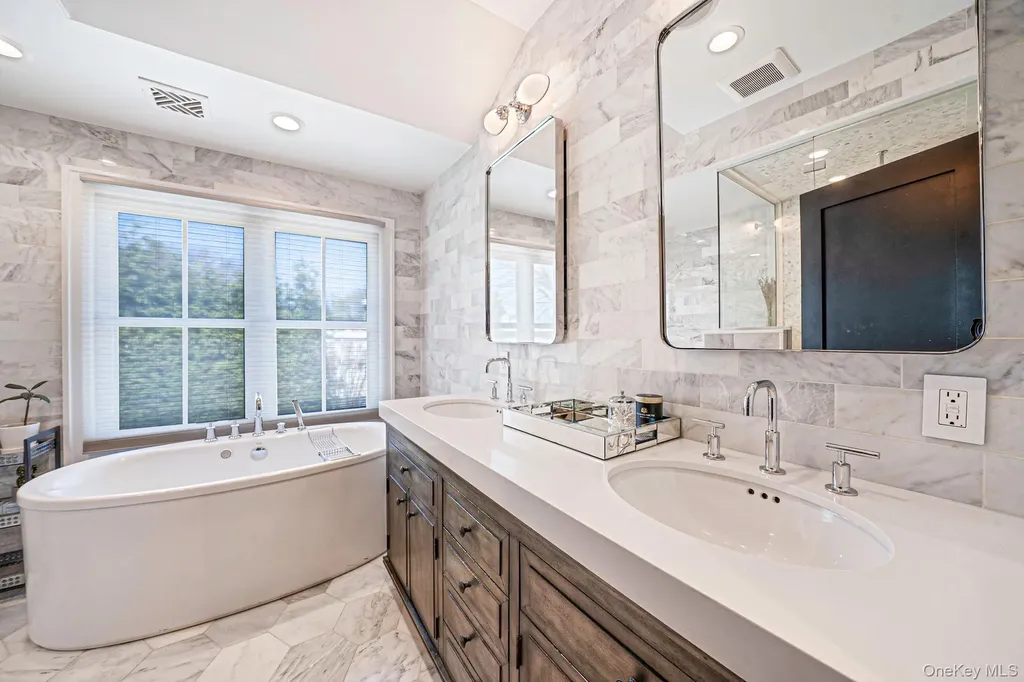 347 Broadway Carle Place NY 11514