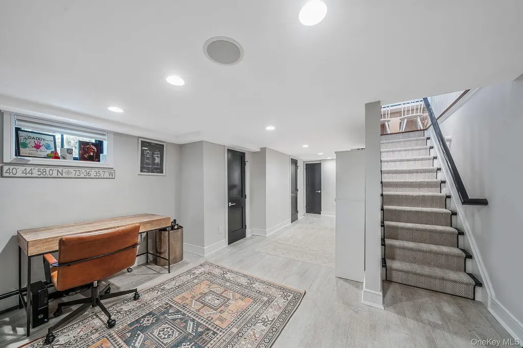 347 Broadway Carle Place NY 11514