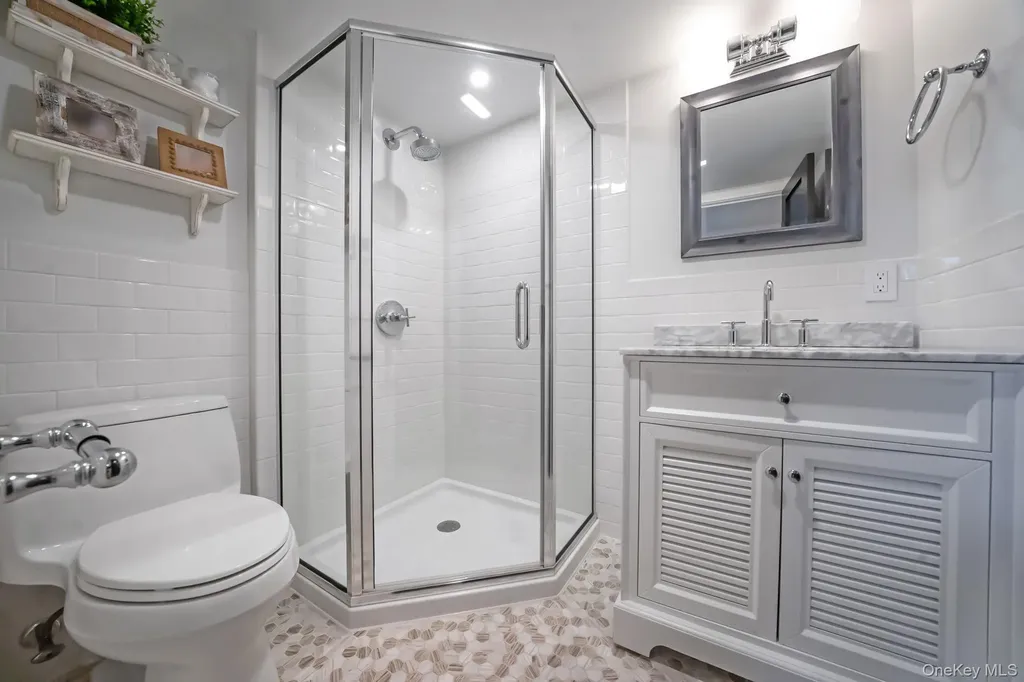 347 Broadway Carle Place NY 11514