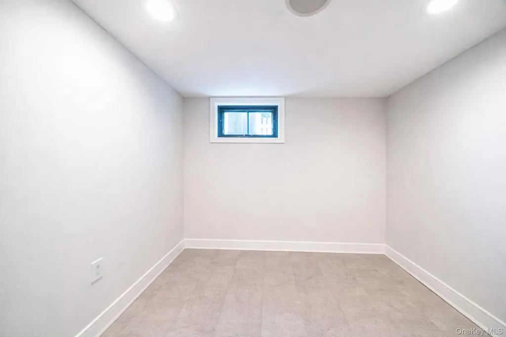 347 Broadway Carle Place NY 11514
