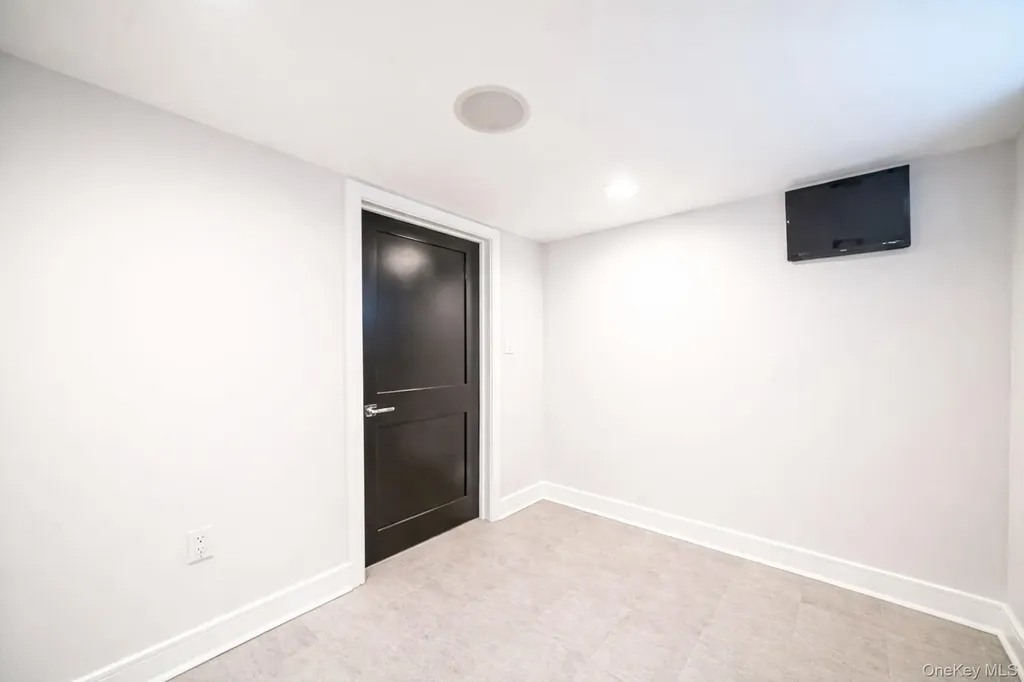 347 Broadway Carle Place NY 11514